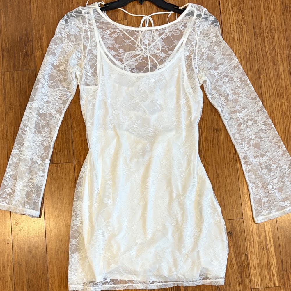 H&M White Lace Long Sleeve Dress